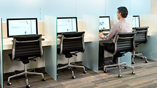 Admirals Club computers