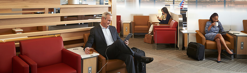 Admirals Club lounge